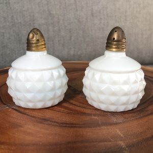 Vintage diamond hobnail white milk glass salt and pepper shakers